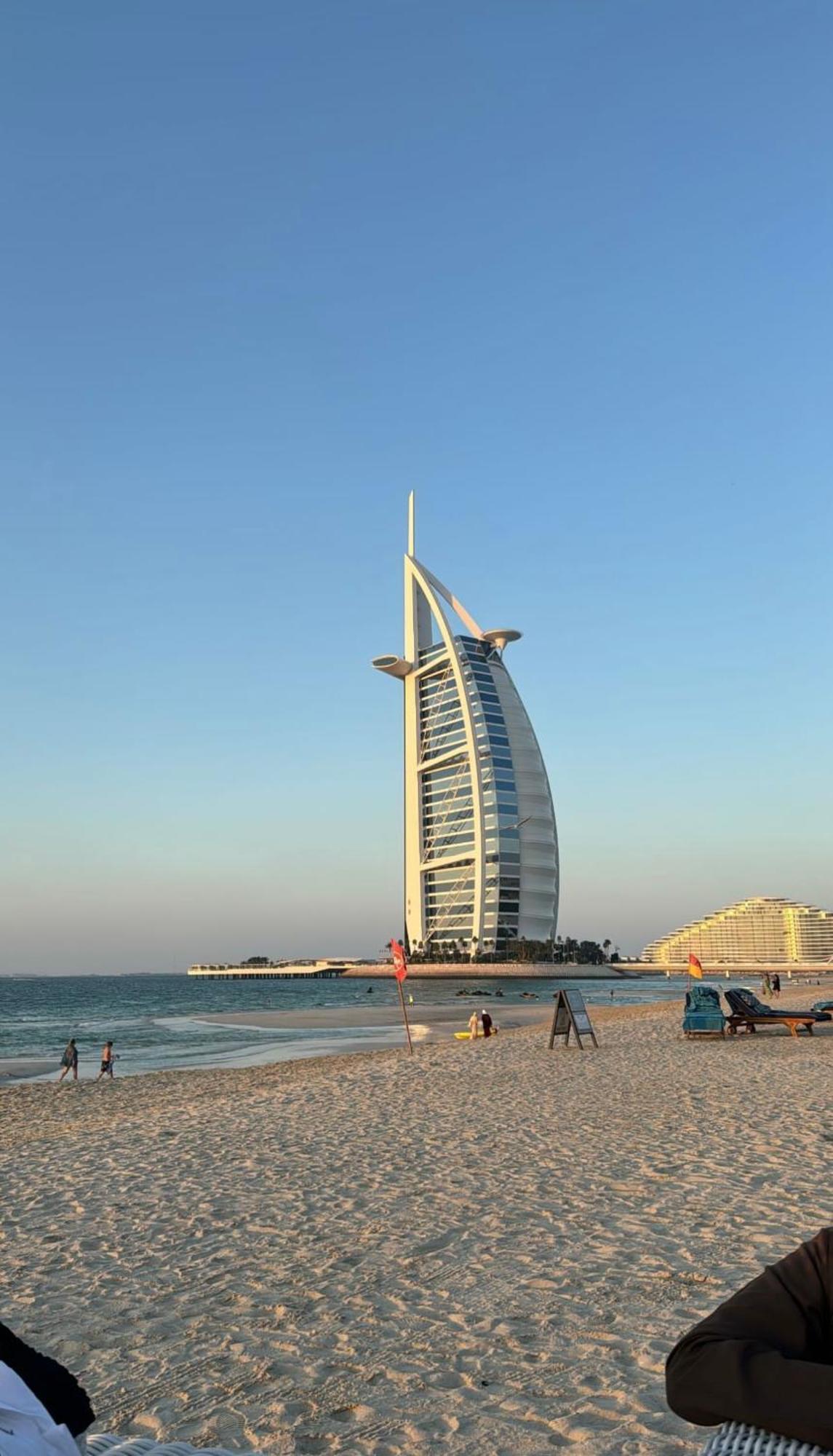 Seaview Beach Hostel Jbr - Walk To Beach - Gym - Pool - Metro Station Dubái Exterior foto